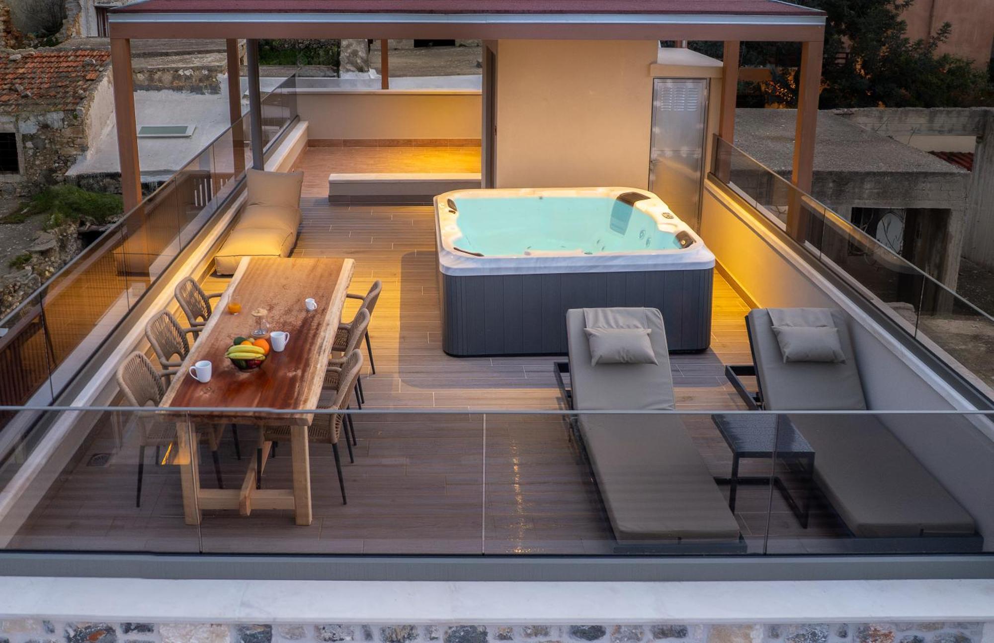 Villa Nicole - Private Pool & Rooftop Jacuzzi Hersonissos  Exterior photo