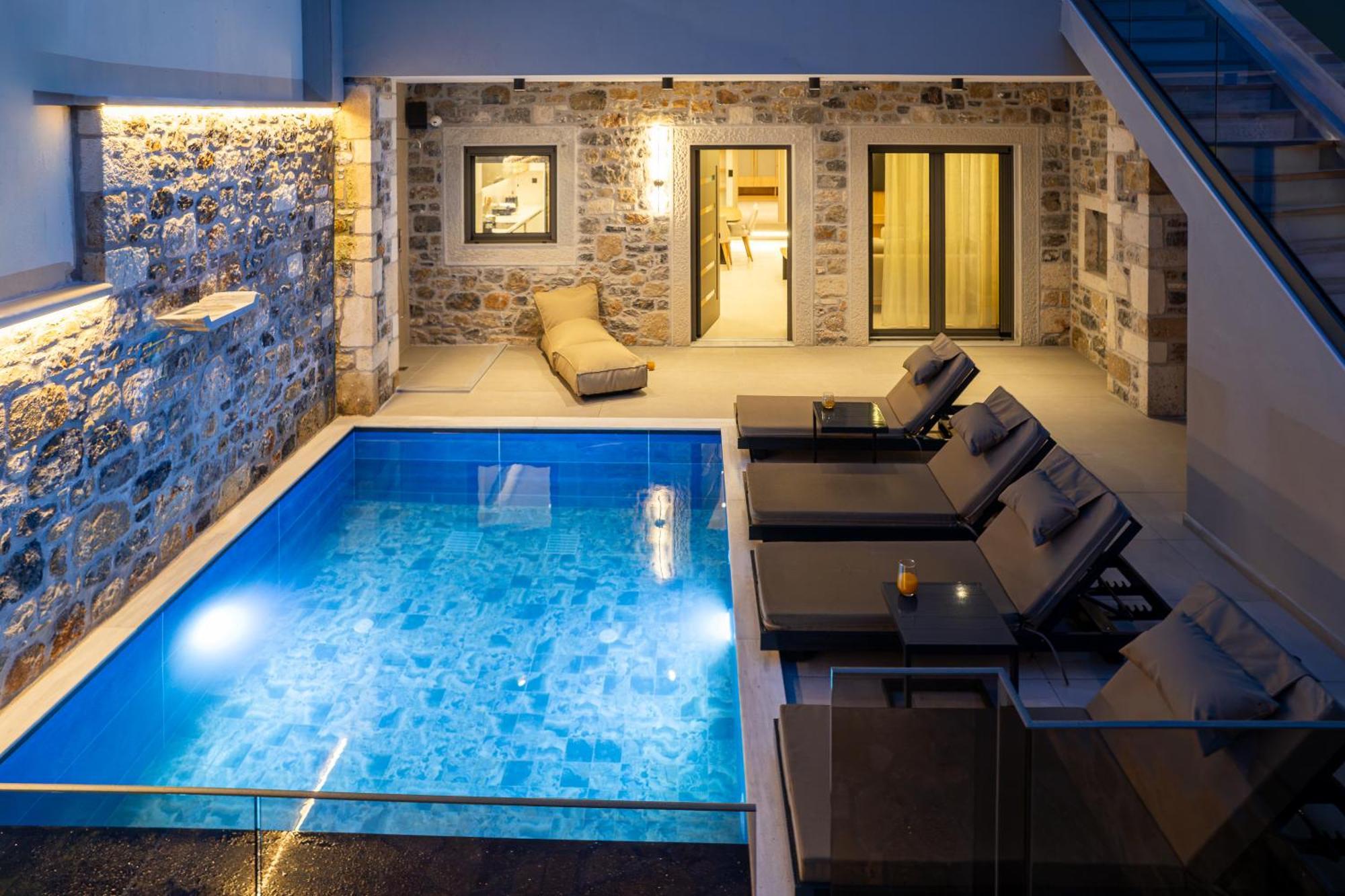 Villa Nicole - Private Pool & Rooftop Jacuzzi Hersonissos  Exterior photo